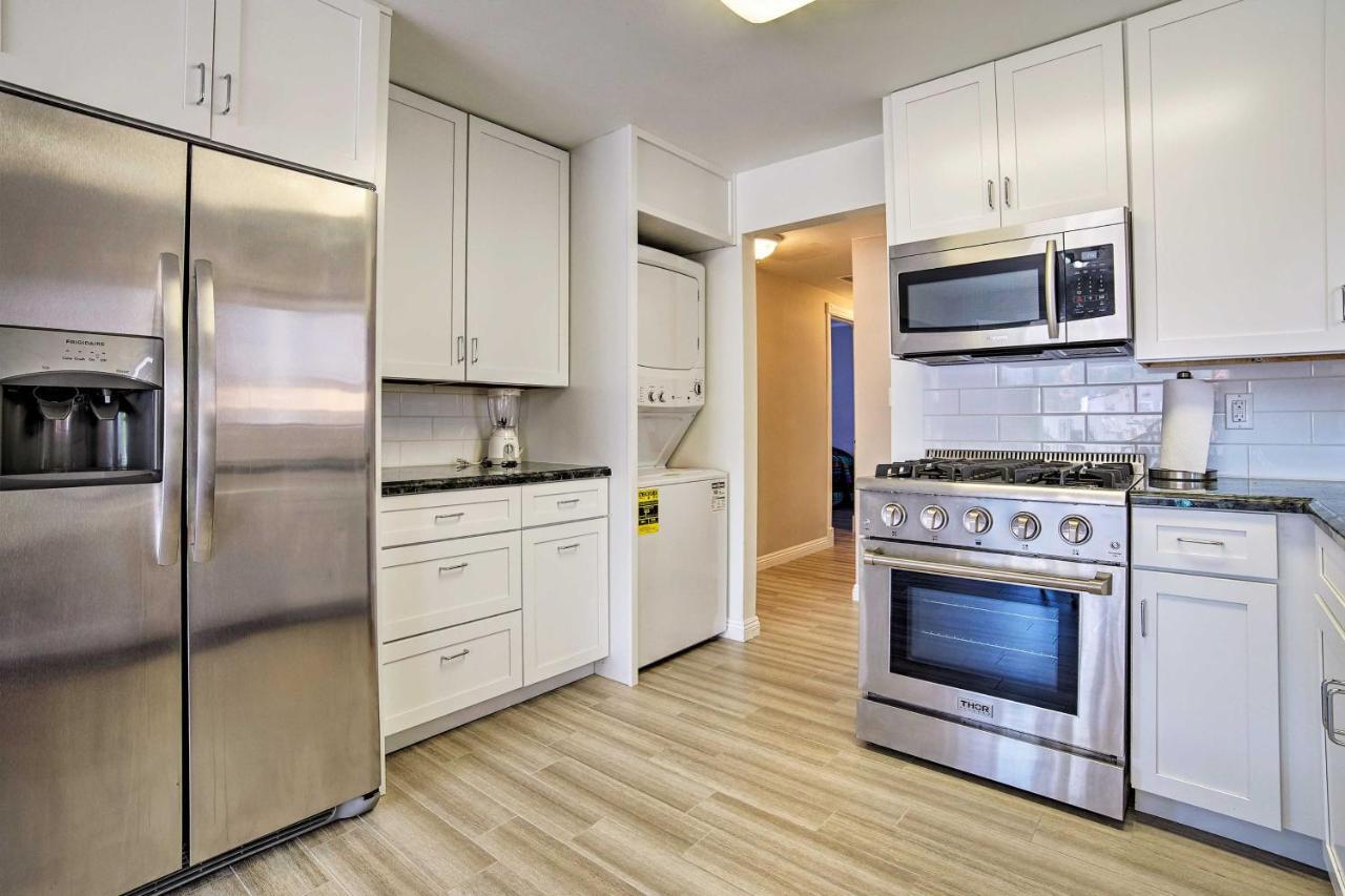 Updated Home On Catalina Island Walk To The Coast 아발론 외부 사진