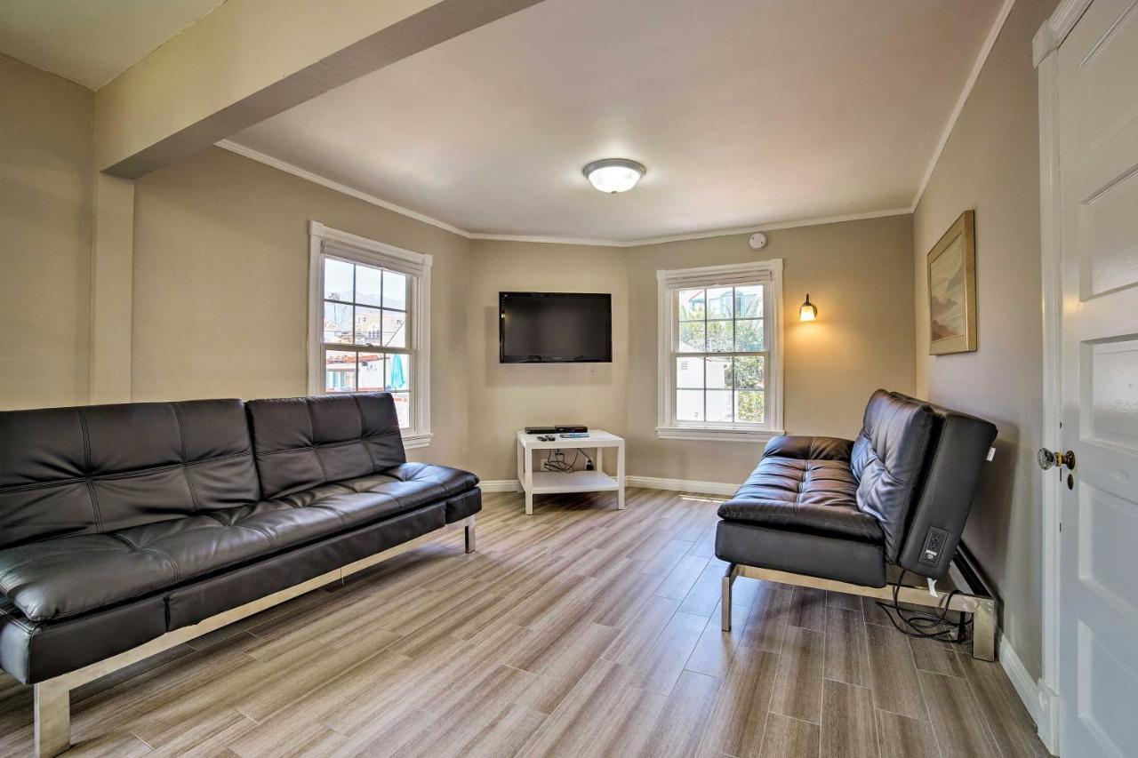 Updated Home On Catalina Island Walk To The Coast 아발론 외부 사진